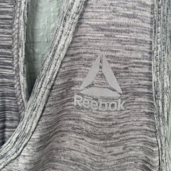 •- NWT Reebok Dynamic Slim Racerback Tank - Picture 5 of 9